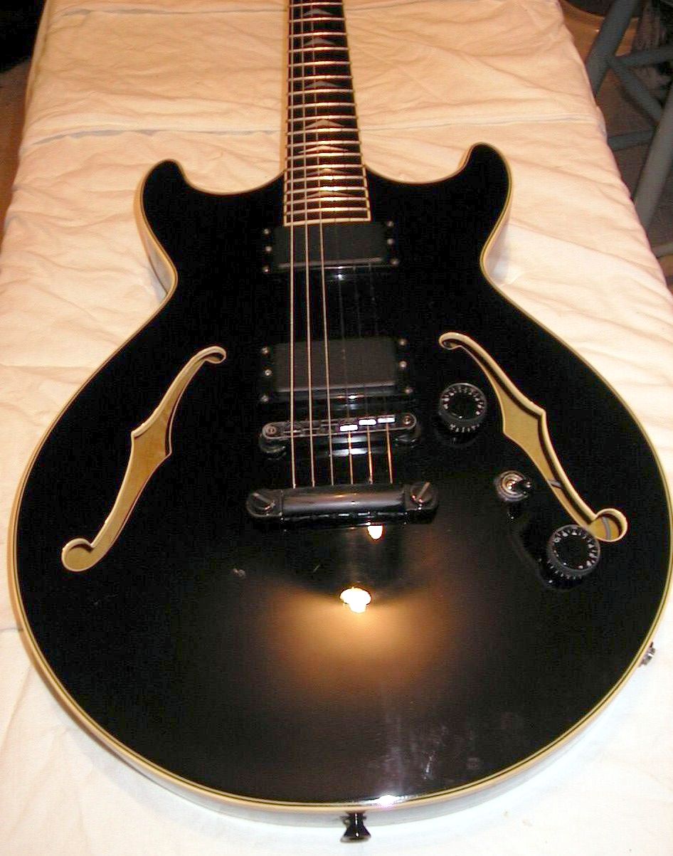 Guild Burnside semihollow black